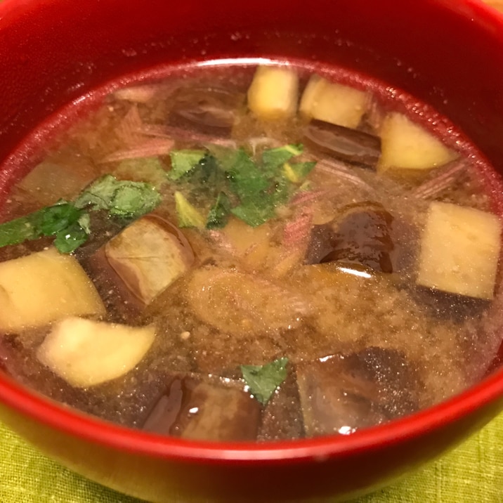 茄子とみょうがの夏の豚汁